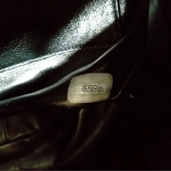 CHANEL Black and White Quilted Logo Shoulder Bag - Picture 10 of 10